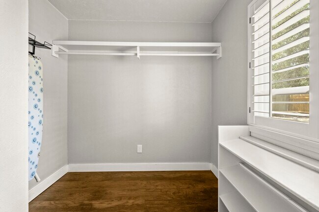 Building Photo - 22722 Braken Carter Ln