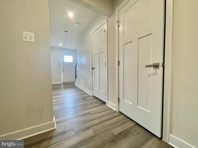 Building Photo - 3464 Sunset Ridge Dr