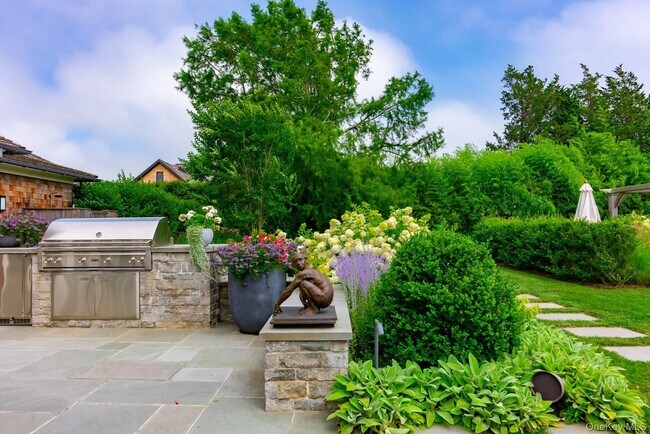 Building Photo - 571 Pauls Ln