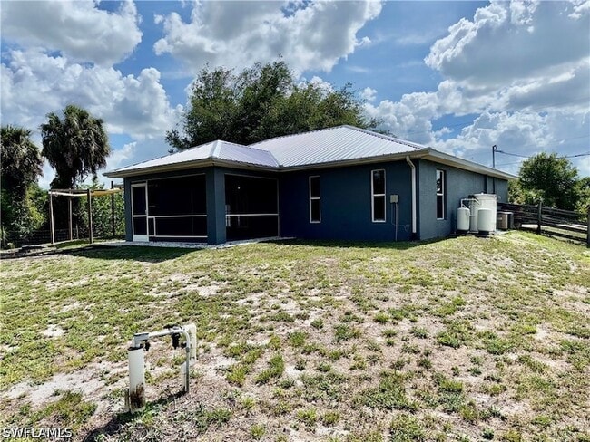 Building Photo - 6016 Lindbrook Ave