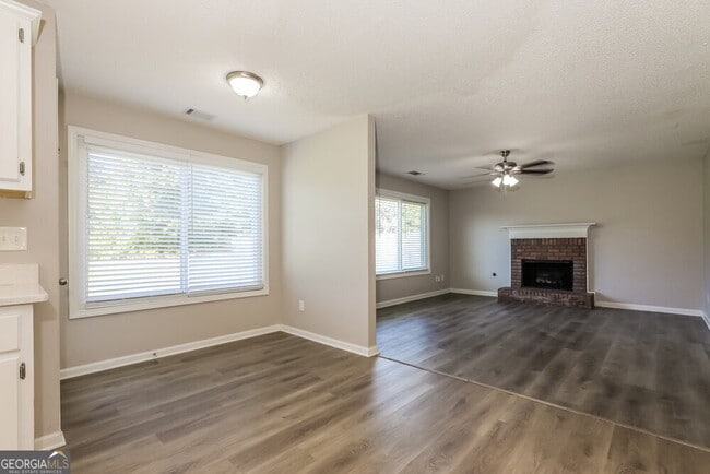 Building Photo - 1086 Maria Dr