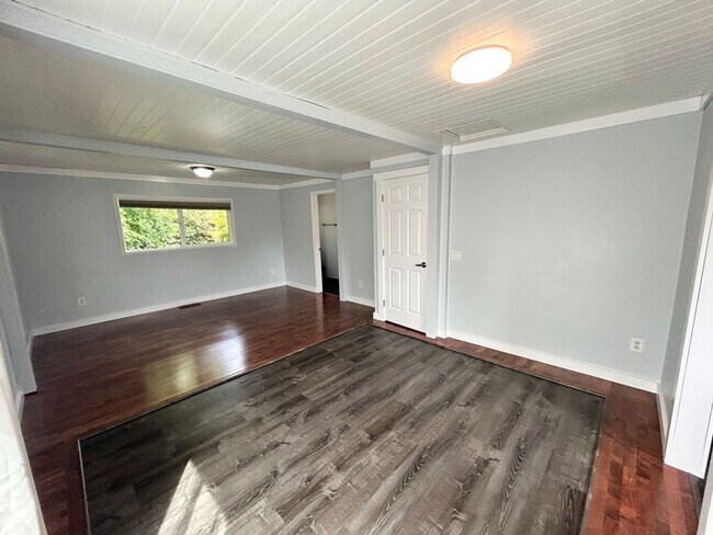 Building Photo - Spacious West Hill Gem – 4 Bed, 3 Bath with Stunning Layout and Modern Comforts