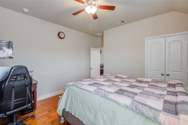 Building Photo - 12902 Oak Fls Dr