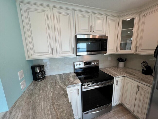 Building Photo - 5541 PUERTA DEL SOL Blvd