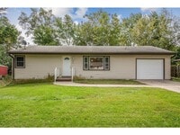 Building Photo - 211 Palomino Pkwy