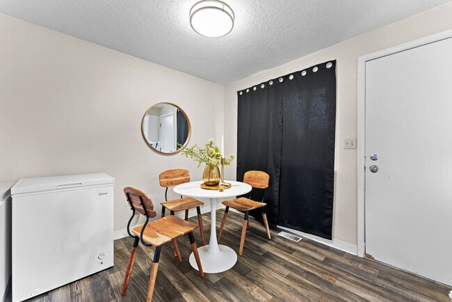 Building Photo - Spacious 4 Bedroom, 2 Bath Home on Boise Bench!