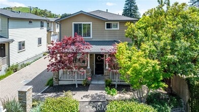 Building Photo - 871 Islay St