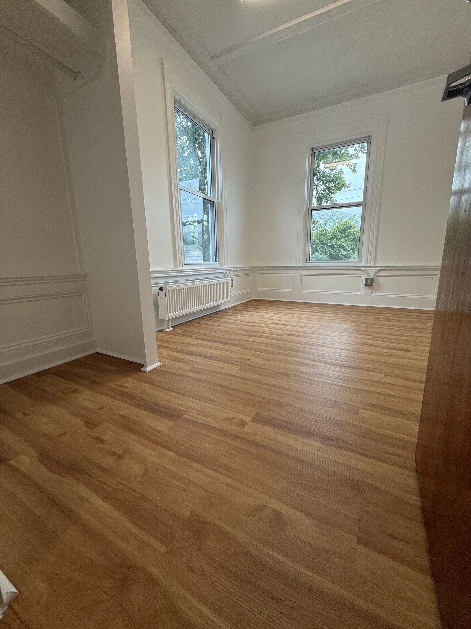 Room 2 - 262 Ashland St