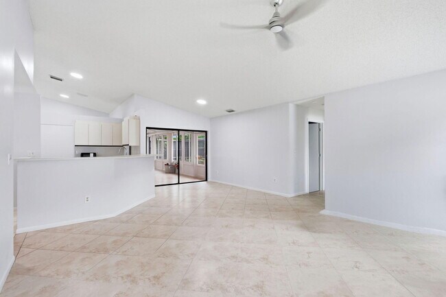 Building Photo - 2171 NW 76th Ave