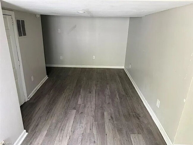 Building Photo - Charming 3 BD / 1.5 BA Home with Finished Basement
