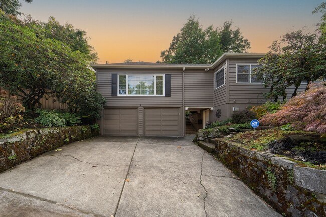 Building Photo - Charming and Well-Maintained Home in a Serene Neighborhood
