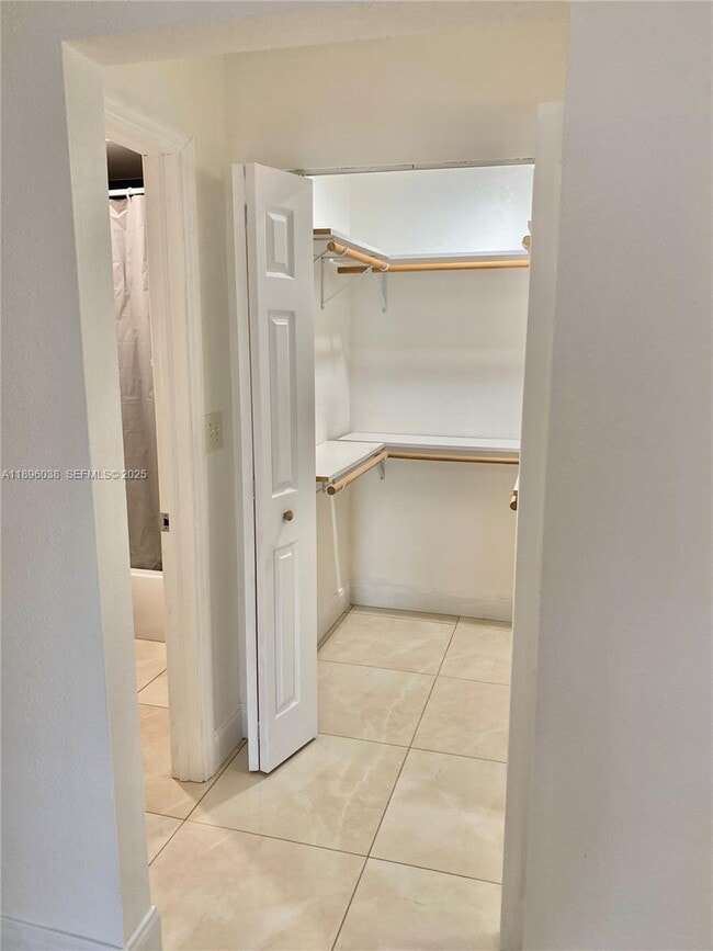 Building Photo - 12 Andros Rd