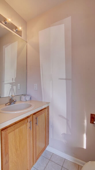 Building Photo - 27 Haverford Ct