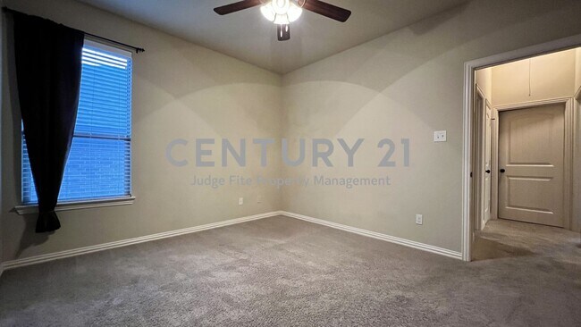 Building Photo - Stunning 3/2.5/2 Home in Fort Worth For Rent!
