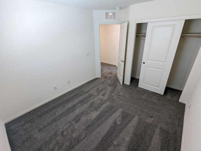 Building Photo - 7703 Moore Crk Ln