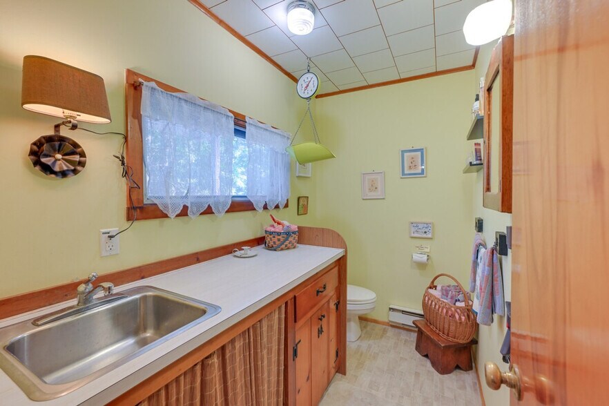 Building Photo - 1955 Haywaters Rd