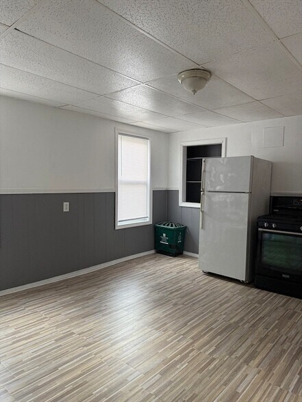 Building Photo - 8 E Kendall St