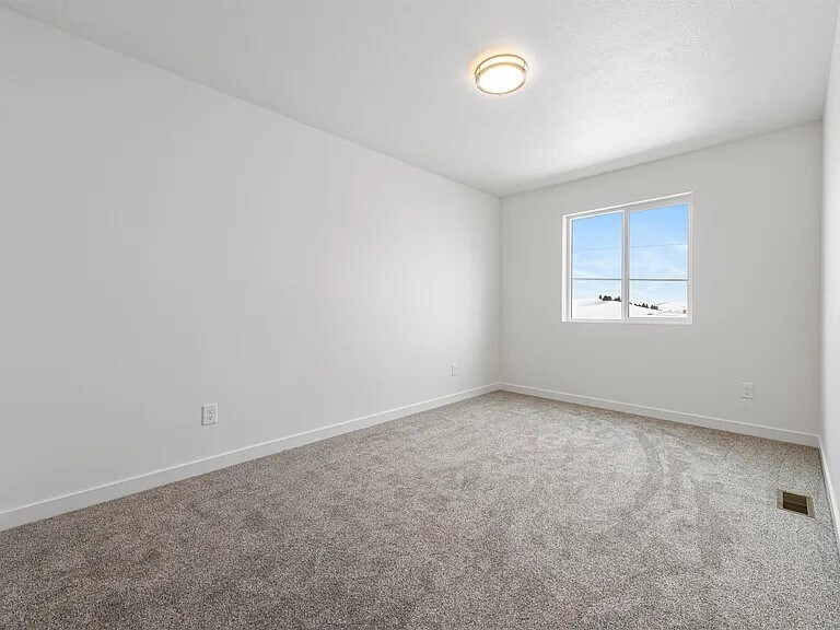 Building Photo - 1130 Greenfield Dr