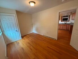 Building Photo - 57 Lakeview Ave