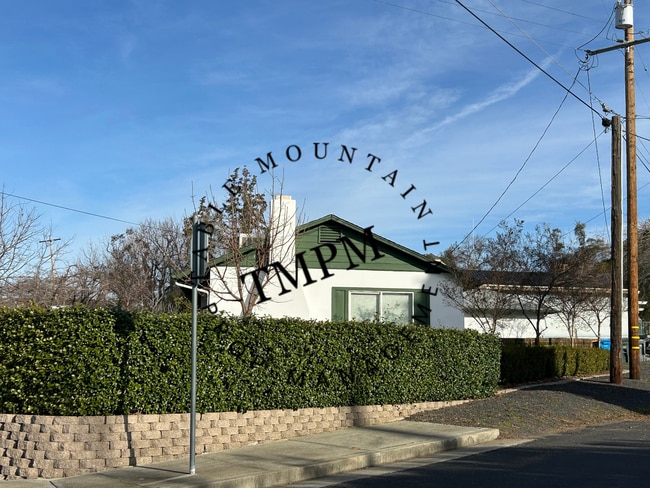 Building Photo - 1295 Floral Ave