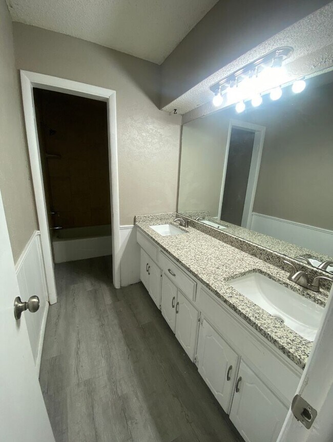 Building Photo - 6617 Fawn Canyon Dr