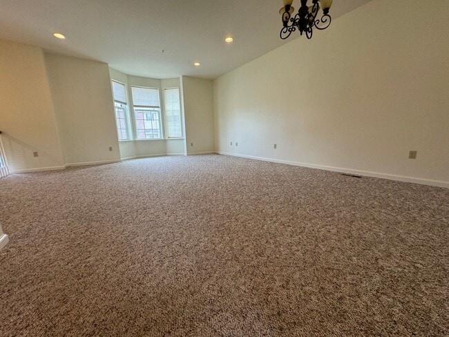 Building Photo - THREE BEDROOM TOWNHOUSE- East Penn Schools