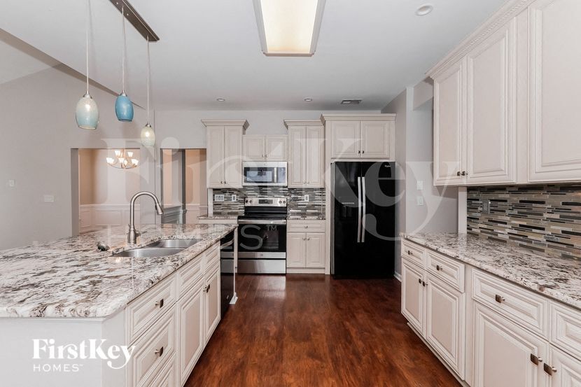 Building Photo - 5786 Crimson Oak Ct