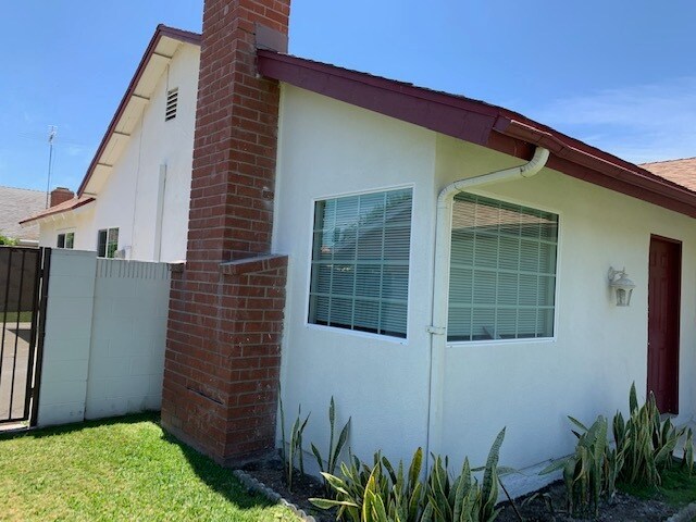 Front NE corner - 12952 Andy Dr