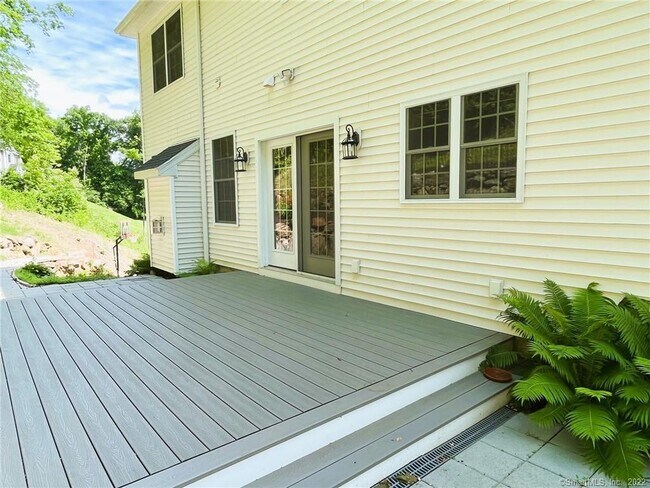 Building Photo - 71 Ledges Rd