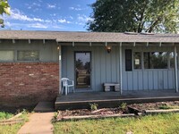 Building Photo - Ranch Style 4 Bedroom