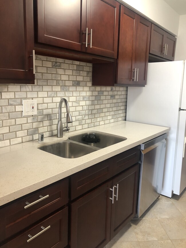 Kitchen- marble backsplash - 3753 Radburn Dr