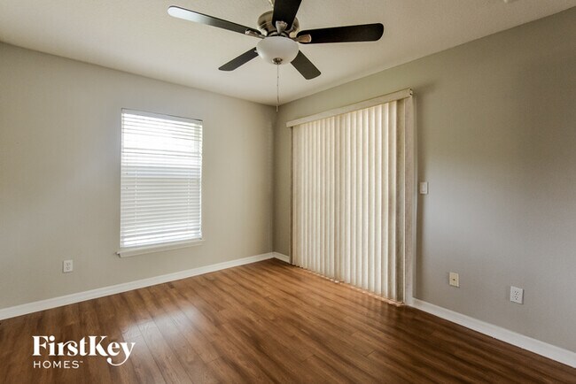Building Photo - 1393 Pine Song Dr