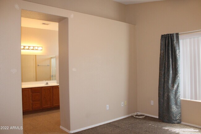 Building Photo - 13661 W Ocotillo Ln