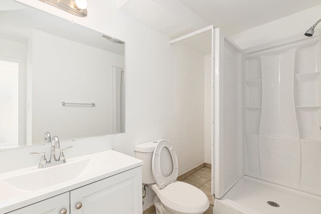 Building Photo - Large 4 bed 4 bath Home in Golden!