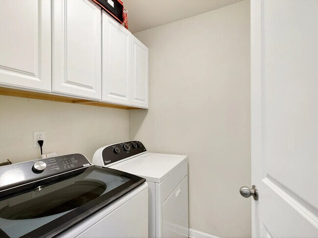 Building Photo - Earn Wealth While Leasing – Like a Homeowner – Lease to Own