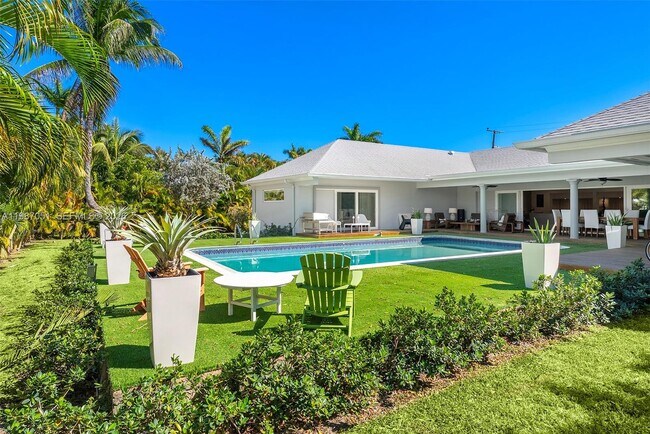 Building Photo - 424 Alamanda Dr