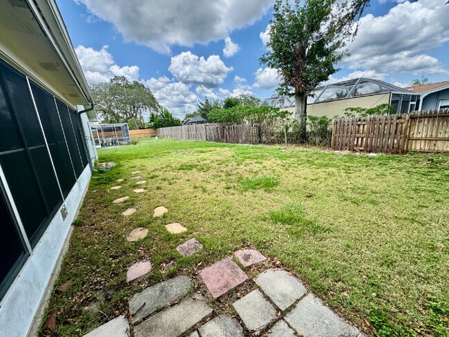 Building Photo - "Charming 2-Bed, 2-Bath Retreat in Palm Ha...
