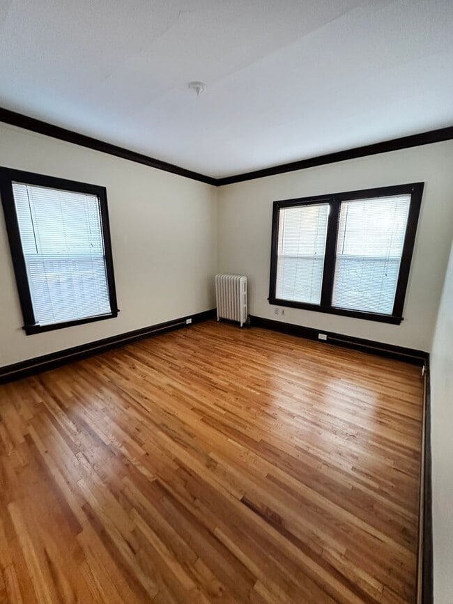 Interior Photo - 1435 West 31st St