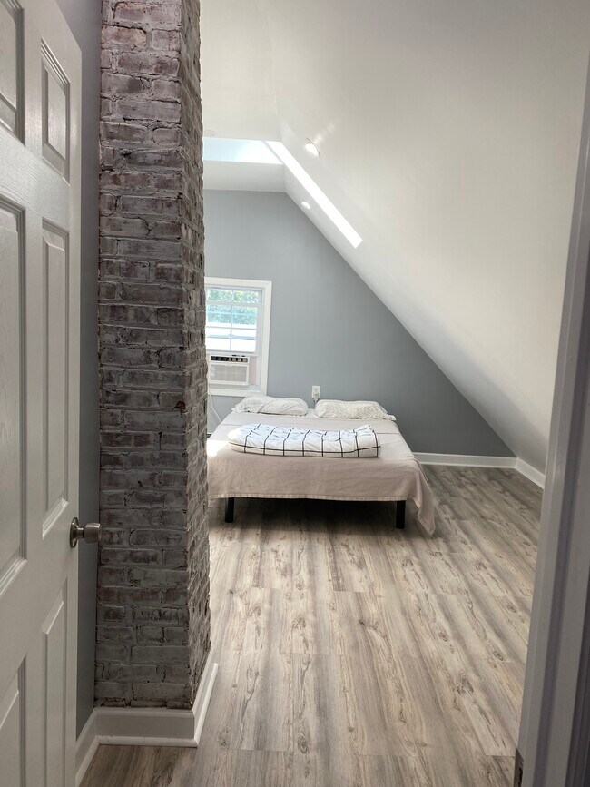 Building Photo - 136 West St