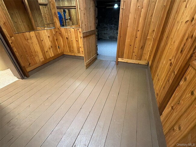 Building Photo - 6 Raven Way