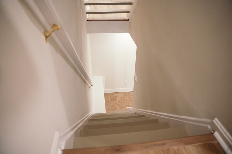 Building Photo - 916 W Lombard St