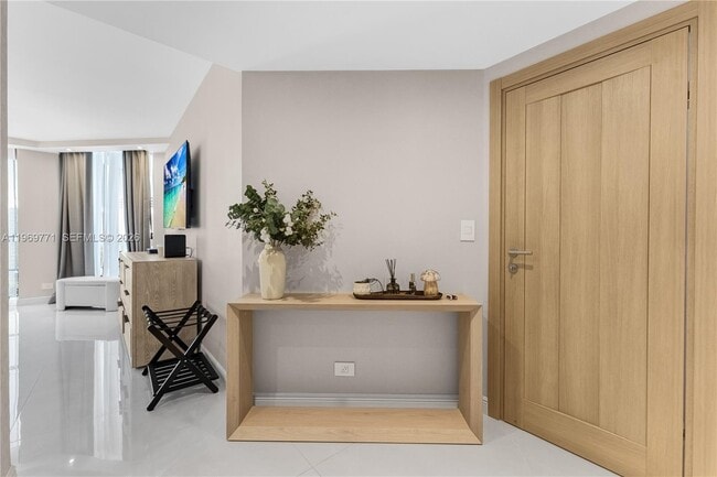 Building Photo - 20191 E Country Club Dr