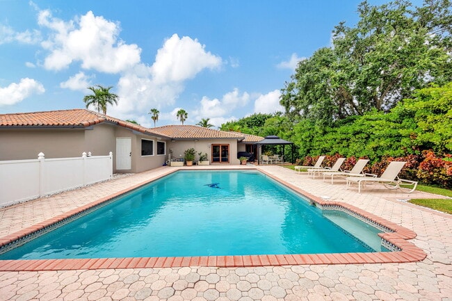 Building Photo - 9980 SW 83rd Ave