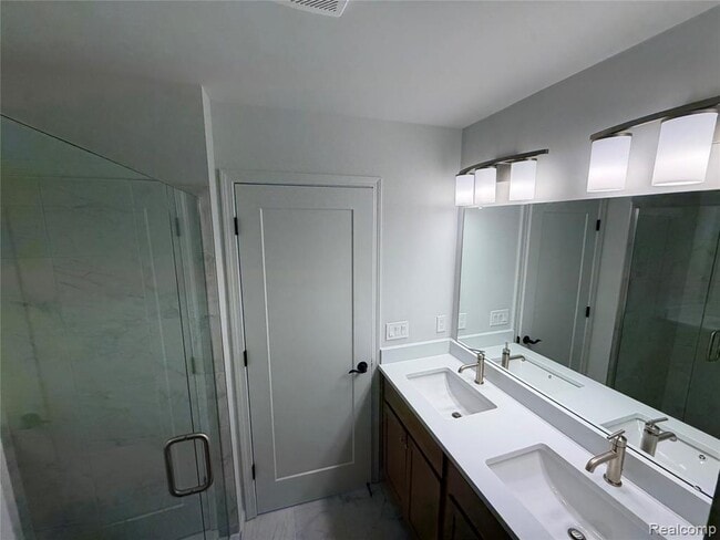 Building Photo - 23614 Parkview Ln