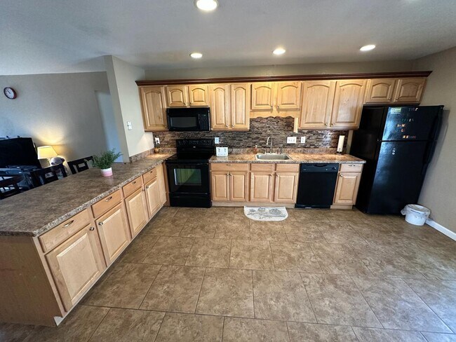 Building Photo - 18202 N 33rd Ave