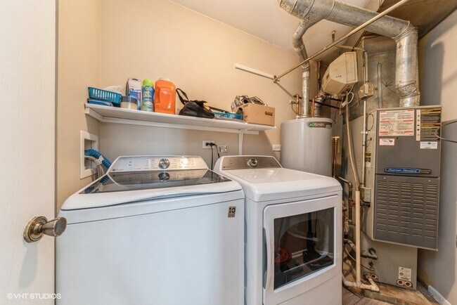 Building Photo - 607 Stone Cir Ct