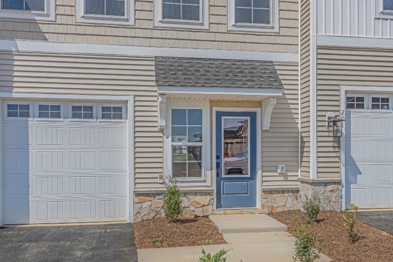 Building Photo - 205 Sunbird Ln