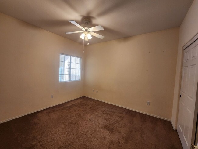 Building Photo - Fabulous First Floor Condo!