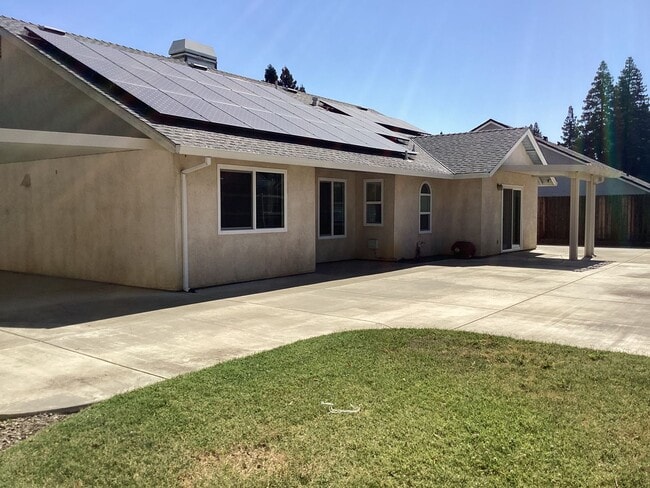 Building Photo - Spacious 4-Bedroom Home in a Desirable Yuba City Neighborhood