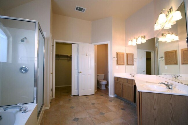 Building Photo - 1616 Chasewood Dr